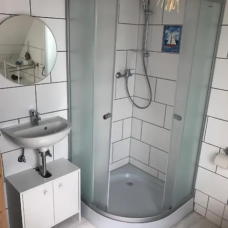Skipper 6 Personen 3 Schlafzimmer Tierfrei *